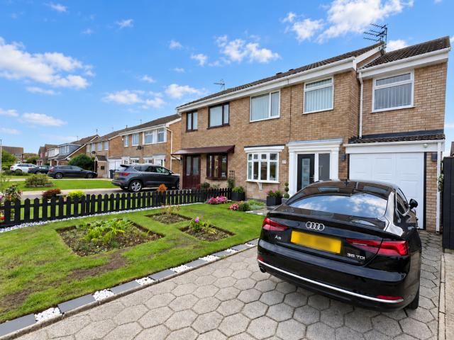 House for sale in Mereside