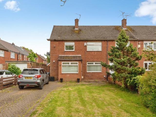 House for sale in Rossmore, Cheshire
