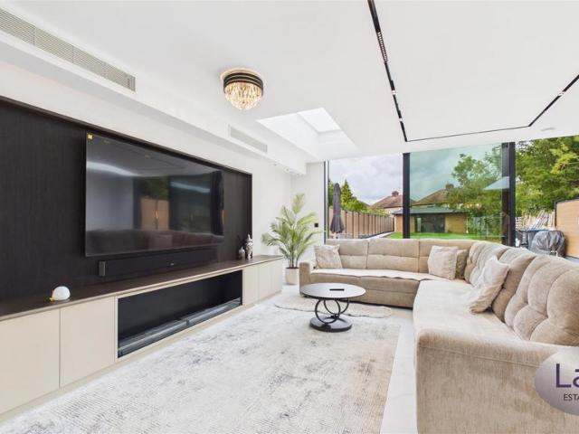 House for sale in Carterhatch, Greater London