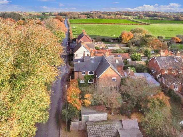 House for sale in Palehouse Common, Cross In Hand