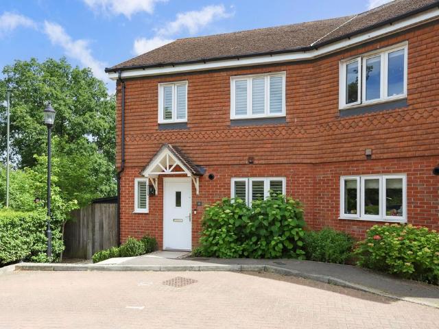 House for sale in Lower Bourne, Fole