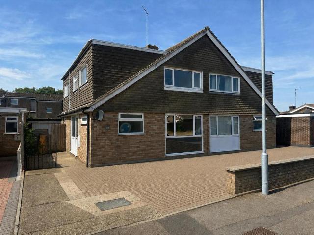 House for sale in Boughton Green, Boughton