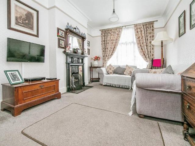 House for sale in Dale Hill, Essex
