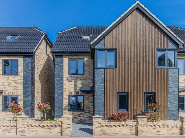 House for sale in Stokesby, Norfolk