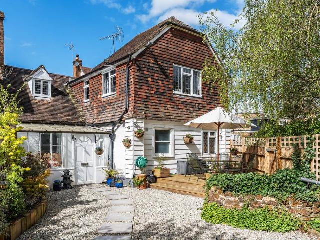 House for sale in The Butts, Kent
