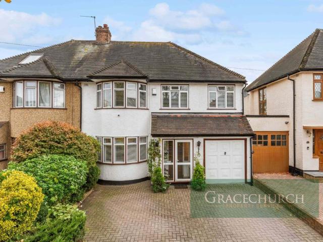 House for sale in Chingford, Greater London