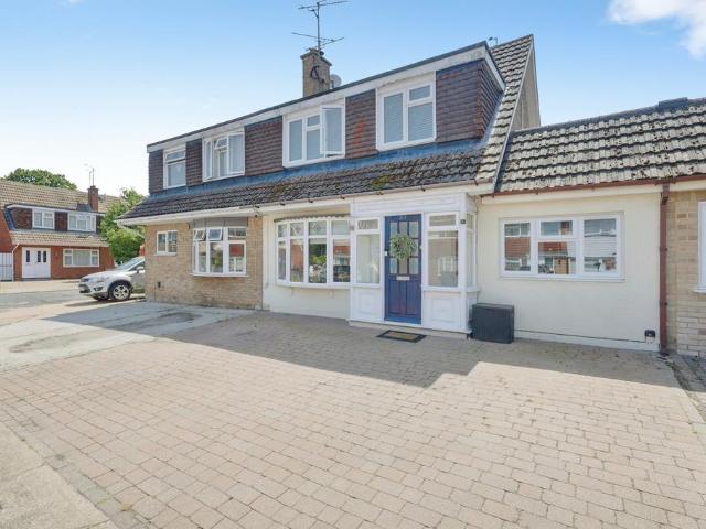 House for sale in Thundersley, Essex