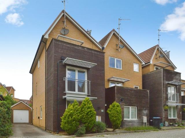 House for sale in Oxley Park, Shenley Church End