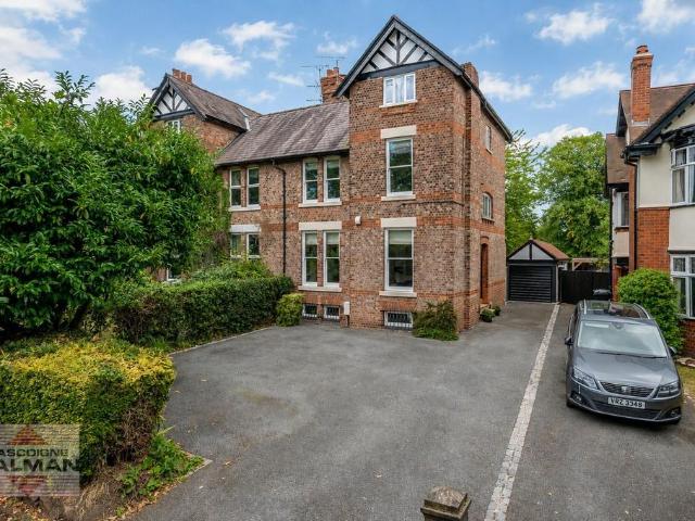 House for sale in Ashton upon Mersey, Trafford Park