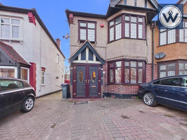 House for sale in Upper Walthamstow, Greater London