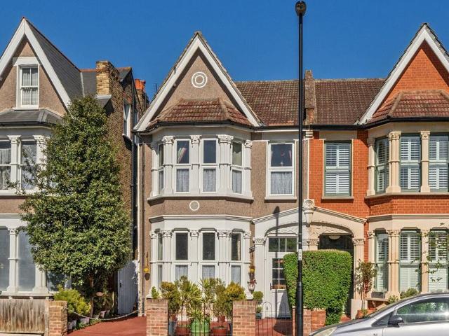House for sale in London Borough of Lewisham, Greater London
