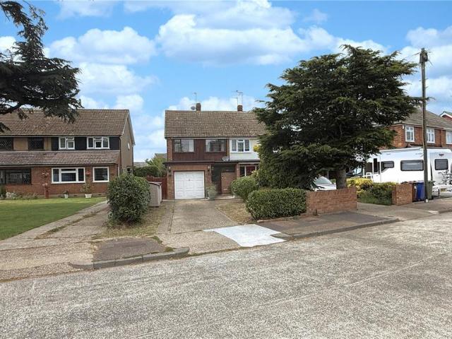 House for sale in Stanford-le-hope, Essex