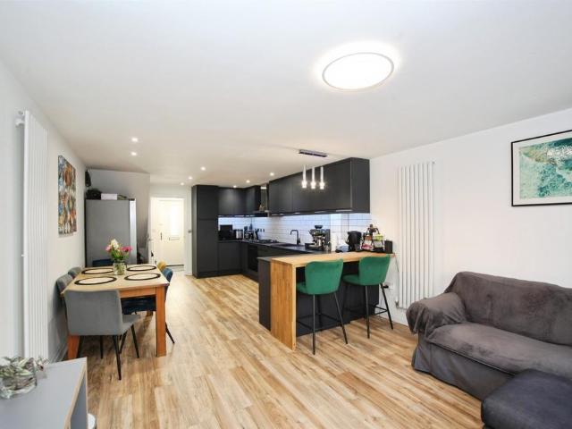 House for sale in Cardiff International Sports Village, Falcon Lodge