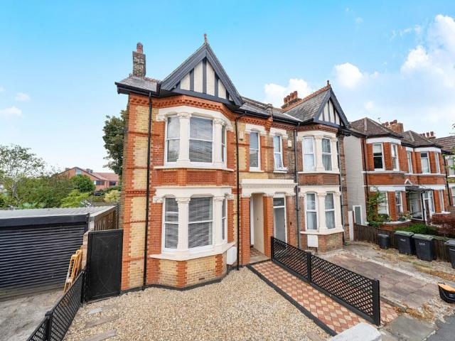 House for sale in Gravesend, Gravesham