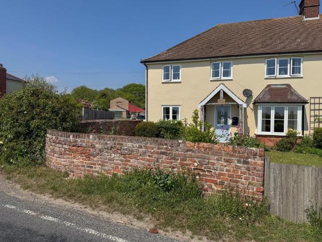 House for sale in Dale Hill, Essex