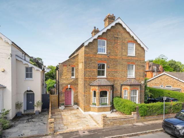 House for sale in Southlea, Datchet
