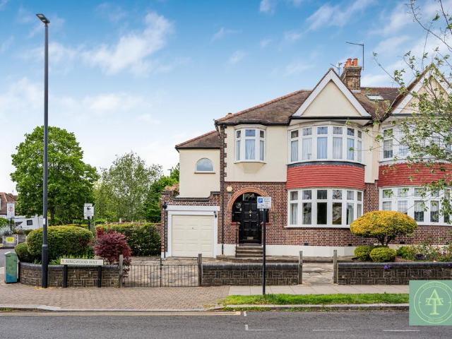House for sale in Winchmore Hill, Edmonton