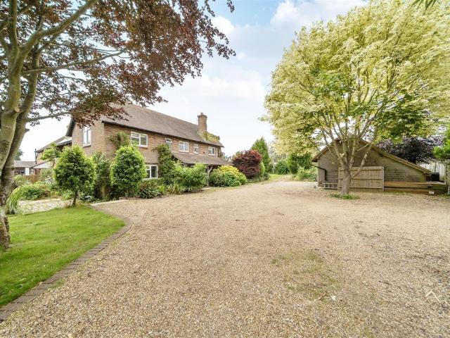 House for sale in Barnham and Eastergate, Clapham