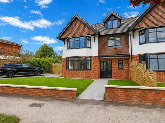 House for sale in Carshalton Beeches, Greater London