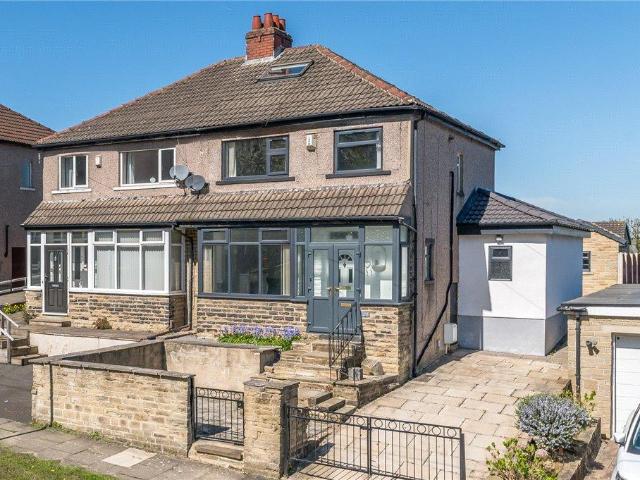 House for sale in Cottingley, West Yorkshire