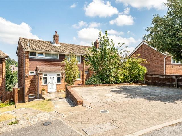 House for sale in Aperfield, Greater London