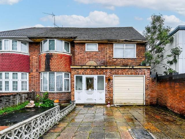 House for sale in London Borough of Ealing, Park Royal