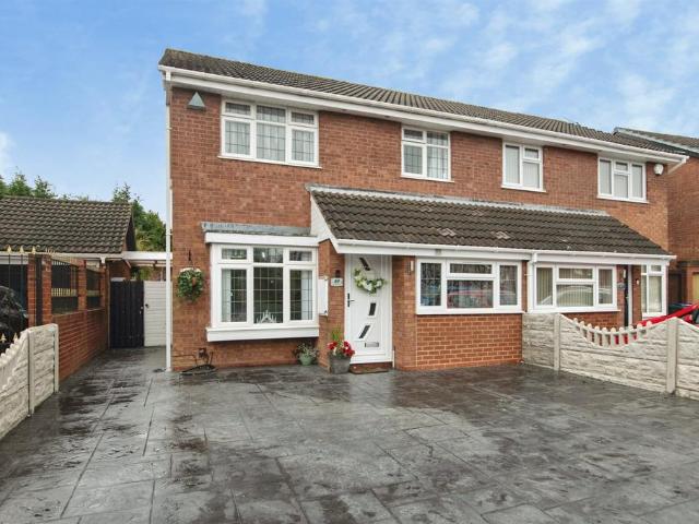 House for sale in Wednesbury, West Midlands