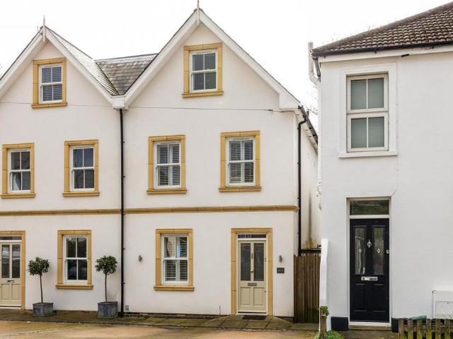 House for sale in Red Hill, Surrey