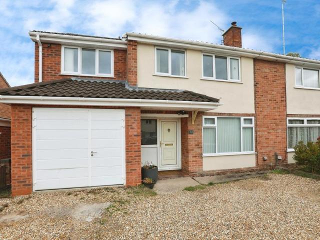 House for sale in Cuddington, Cheshire
