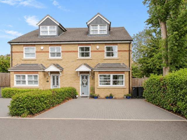 House for sale in Fairfield Park, Bedfordshire