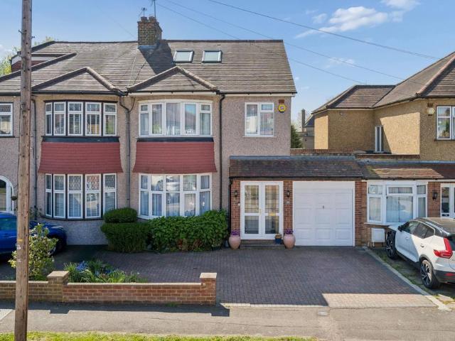 House for sale in Lane, Greater London