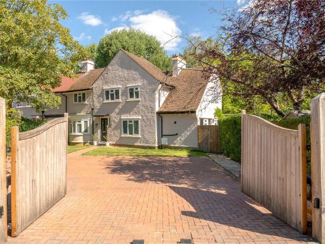 House for sale in London Borough of Bromley, Greater London