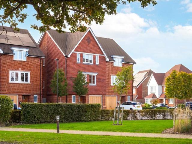 House for sale in Highwood, Horsham