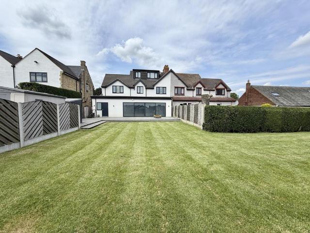 House for sale in Barwick in Elmet and Scholes, Barwick In Elmet