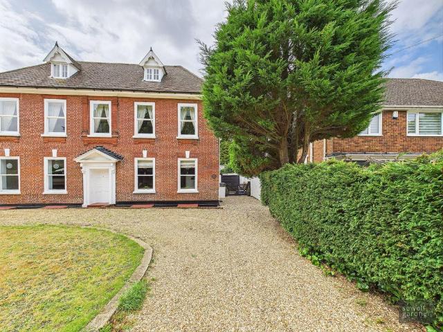 House for sale in Kingswood, North Watford