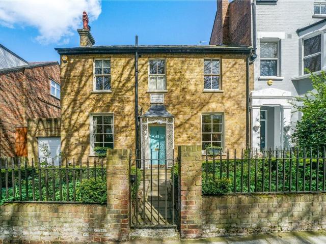 House for sale in Greater London