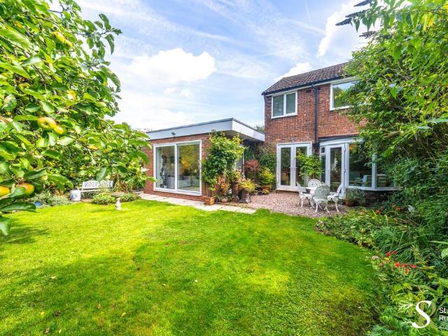House for sale in Mobberley