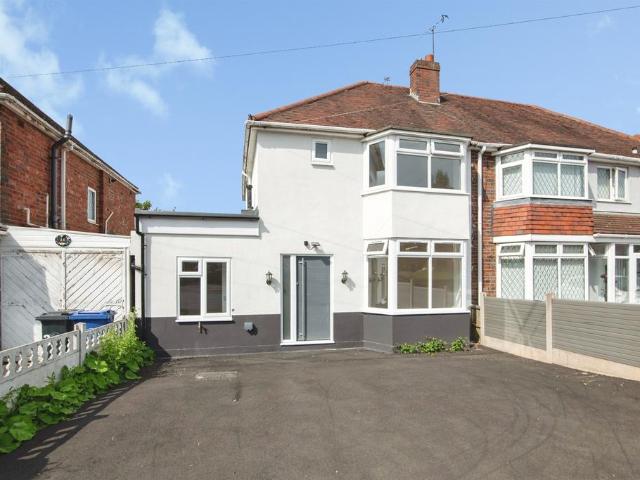 House for sale in Dixons Green, West Midlands