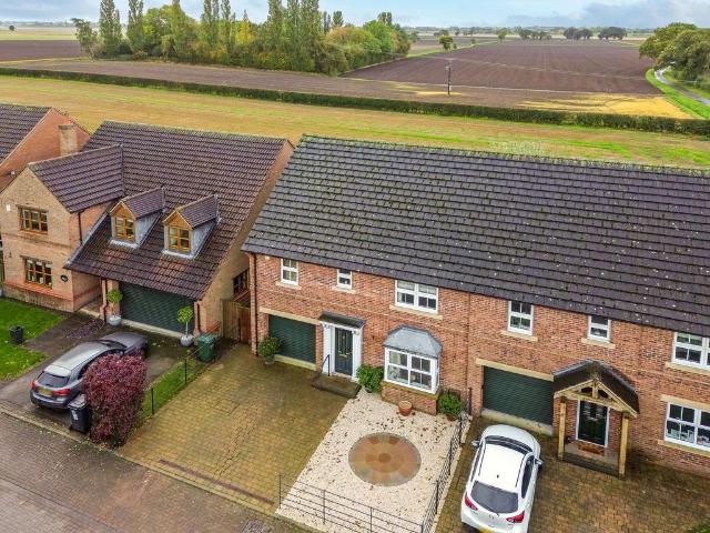 House for sale in Hemingbrough, North Yorkshire
