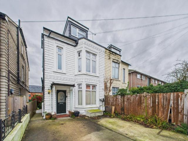 House for sale in Totteridge, Cressex