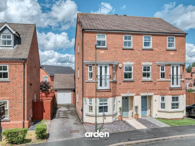 House for sale in Stoke Pound, Bromsgrove