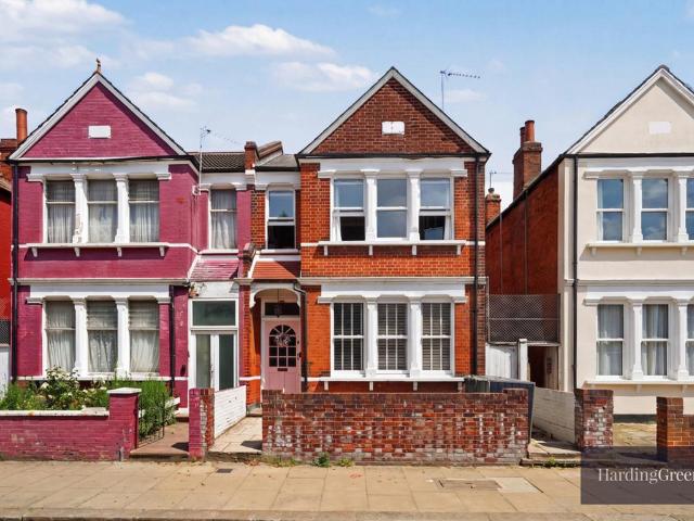 House for sale in Cricklewood, Greater London