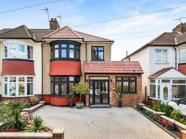 House for sale in Lane, Greater London