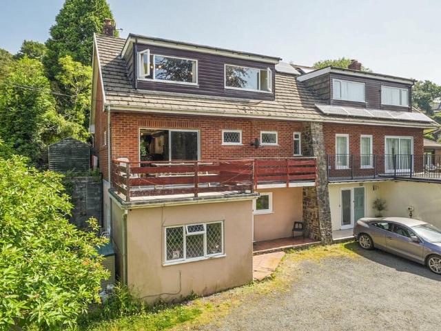House for sale in Llanidloes, Wales
