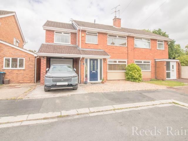 House for sale in Rossmore, Cheshire