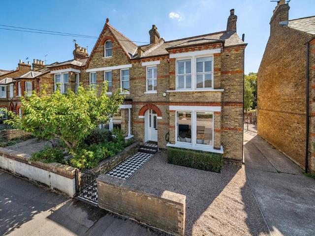 House for sale in Clewer Village, Windsor
