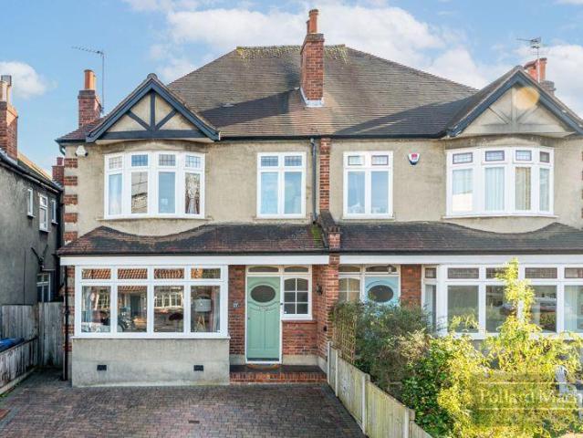 House for sale in Sanderstead, Purley