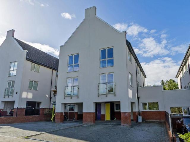 House for sale in Penarth Marina, Penarth