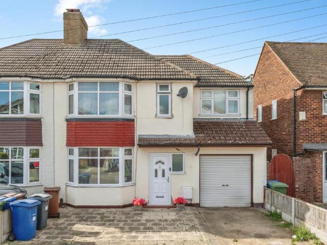 House for sale in Chadwell St Mary, Essex