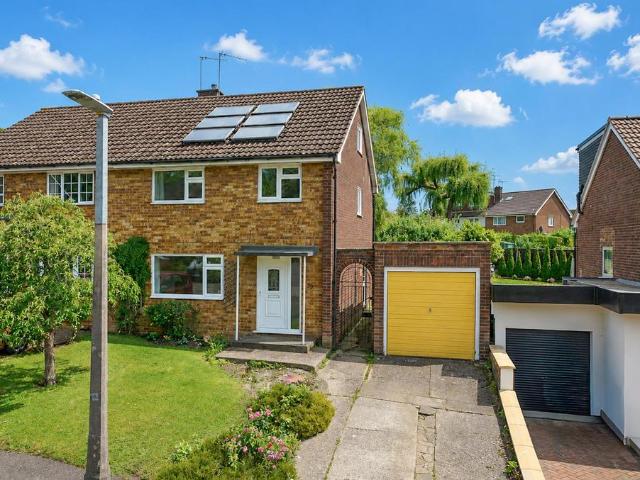 House for sale in Bourne End, Pouchen End